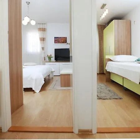Apartment Mist 2 *